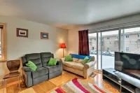 Walk to Town & Coast: Anchorage Condo w/ Fireplace - View biển