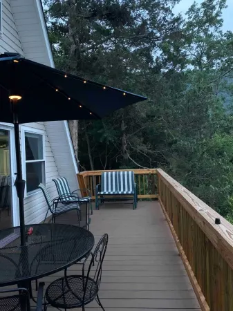 MountainWaters - Mtn, River, Relax! - Hottub, Private Riverfront, Firepit.