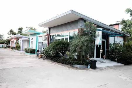 The Resort Kabinburi Отели рядом с достопримечательностью «Buddha Park Luang Pu Sot»