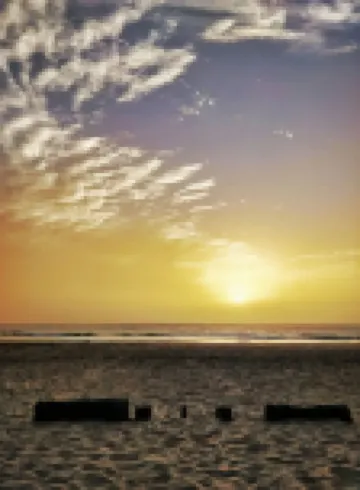 Best value 2 bedroom apartment with pool, netflix and near the beach