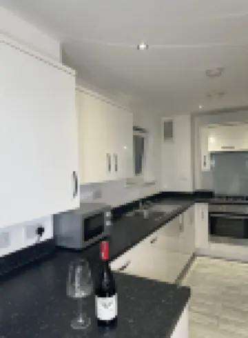 Feel Comfy Apartment.Our modern apartment is located in the heart of Dartford