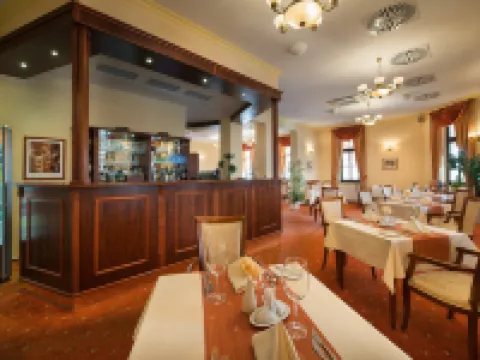 Hotel Podhrad Hotele w: Hluboka Nad Vltavou