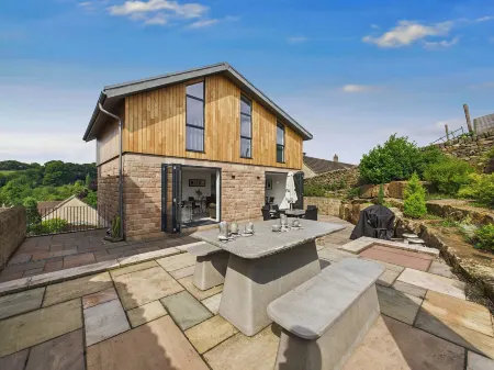 Oakwood House Отели рядом с достопримечательностью «Ли Гарденс Лтд»