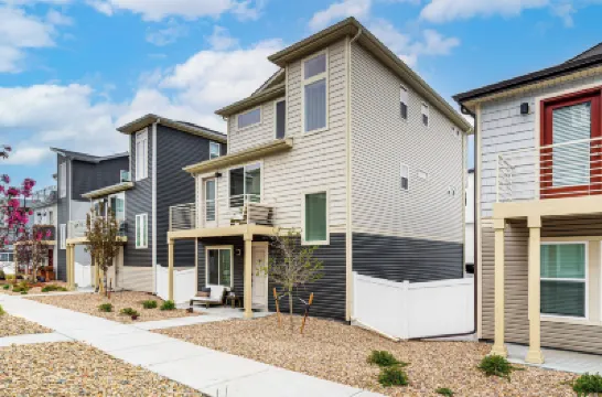 13 Mi to Dtwn Denver: Spacious Home w/ Balcony! Hotels in Gateway