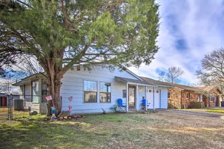 Dog-Friendly Bartlesville Retreat w/ Yard!
