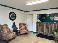 Pinetree Inn Hotels in Parsons