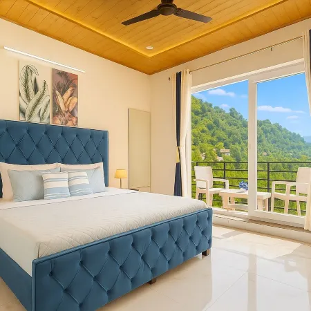Hotel shiva Lake