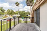 Wall Street Retreat - Modern , Luxury, Near Beach!