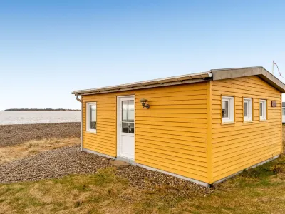 "Nyalle" - 50m to the Fjord Humlum Kirke附近的飯店