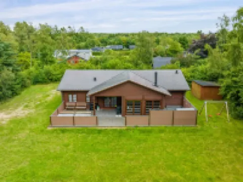 "Frederica" - 30km from the Sea