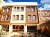 سيت أوزر هوتل Hotels near تمثال طروادة