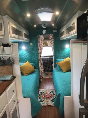 Gila Vintage Airstream RV- pet friendly
