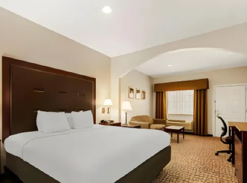 Quality Inn & Suites Hotels in Houston