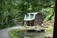 Secluded cabin perfect getaway for couples or ideal for small families! Hotel a Blue Ridge