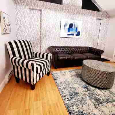 Contemporary Private Studio near Mine Falls Others