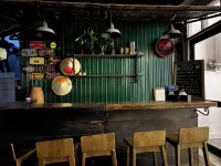 Dom Hostel and Bar