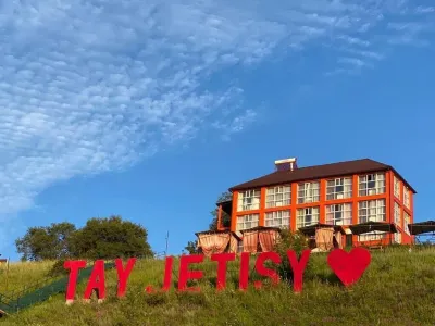 Tau Zhetysu Hôtels à : 