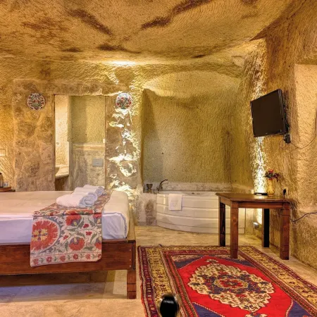 Shiraz Cave Cappadocia