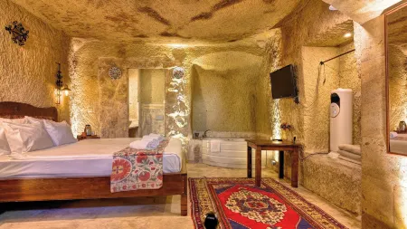 Shiraz Cave Cappadocia