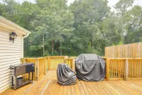 7 Mi to Beach! Sneads Ferry Family Home w/ Hot Tub - 2-Star