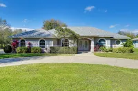 Walk to Lake: Home w/ Screened Porch in Sebring! - Parkplatz