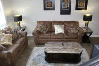 Urban Oasis Retreat in The Southwest! Hotels in Laceys Spring