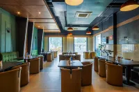 Max Hotels Prayagraj