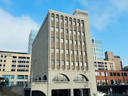 Force on 5th Avenue Hotel