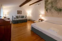 Amazing country house with whirlpool a few minutes away from Verona