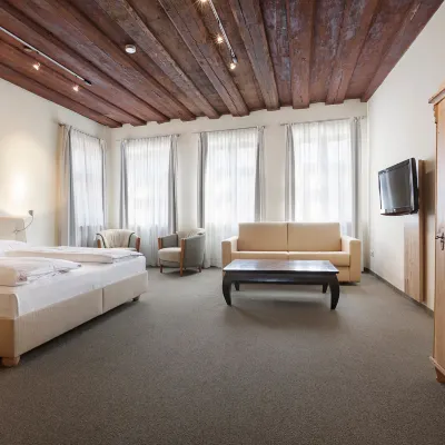 Hotel am Jakobsmarkt Отели рядом с достопримечательностью «Фонтан Карусель брака»