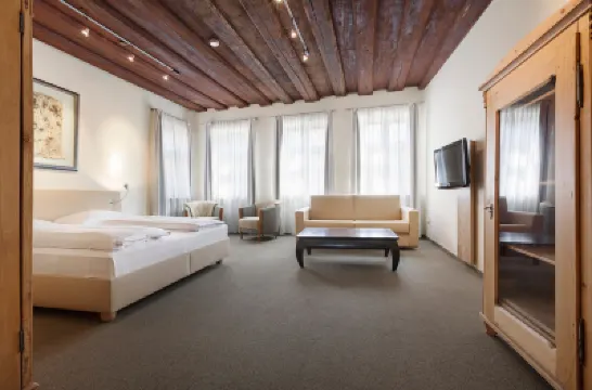 艾姆吉克奧布斯馬特城市夥伴酒店 鄰近Deutsches Museum Nürnberg - Das Zukunftsmuseum的酒店