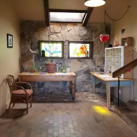 Honey's Suite at The Sage Guesthouse formerly the 19th Hole Отели в г. Алпайн