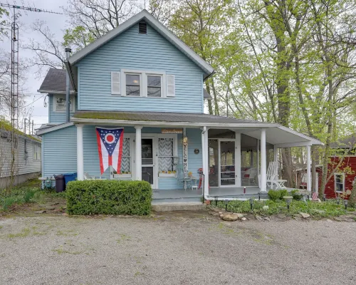 Spacious Lakeside Cottage - 2 Miles to Marblehead! Hotele w: Marblehead