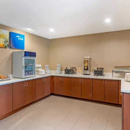 Comfort Inn & Suites Amish Country