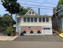 Short Beach Coastal Cottage