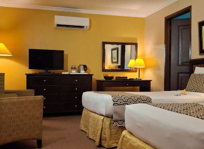 Herald Suites Solana