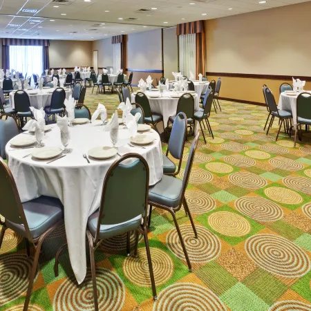 Holiday Inn BLOOMINGTON-UNIVERSITY AREA by IHG