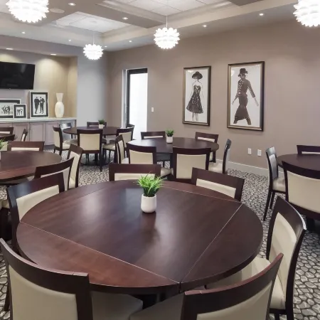 Holiday Inn & Suites DAVENPORT by IHG