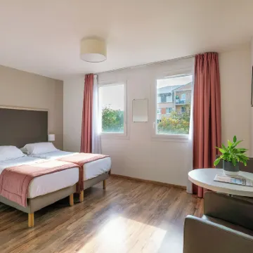 Séjours & Affaires Caen le Clos Beaumois Hotels near Caen Memorial museum