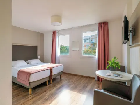 Appart Hôtel - Séjours et Affaires / Résidence étudiante - Les estudines Caen Le Clos Beaumois 22