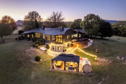 Luxury Estate with Mountain View and Privacy