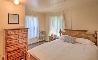 Walk to Lake Ontario Sodus Point Family Escape