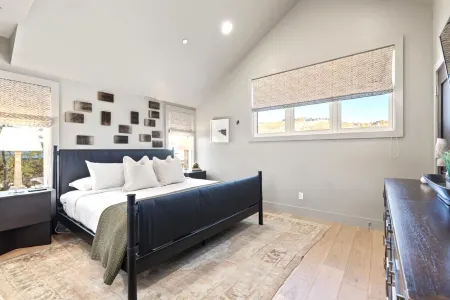 Kbm Resorts 4Br with Two Main Suites Walk to Town Lift and Park City Mountain Resort Pea-1009