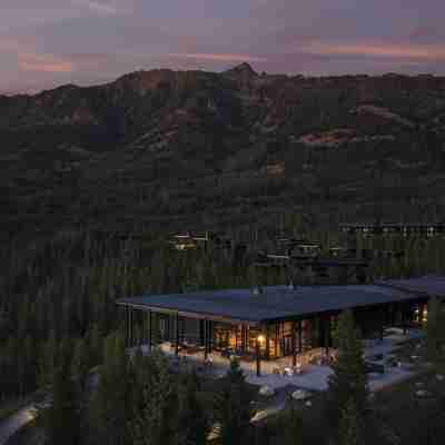 One&Only Moonlight Basin Hotel Exterior