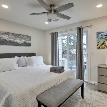 < 1 Mi to SlopesHeavenly Daze Chalet' in Tahoe