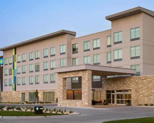 Tru by Hilton Kearney Hotels in Collins