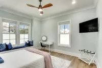 Luxury Beachfront Living! Epic Ocean Springs Home - 4-Sterne