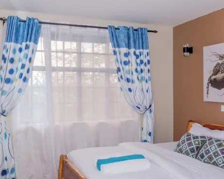 Lux Suites Enkarsis Bungalow Kisaju Hotels in Central