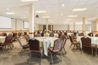Country Inn & Suites by Radisson, Lincoln North Hotel and Conference Center, NE - Jacuzzi