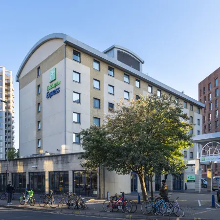 Holiday Inn Express LONDON - WANDSWORTH by IHG Отели рядом с достопримечательностью «Фулхэм»